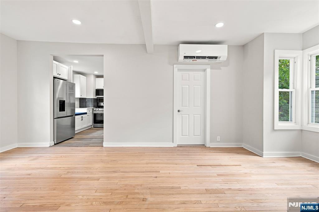33 Mohawk Avenue