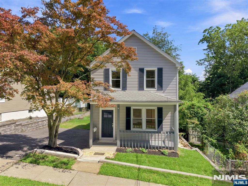 33 Mohawk Avenue