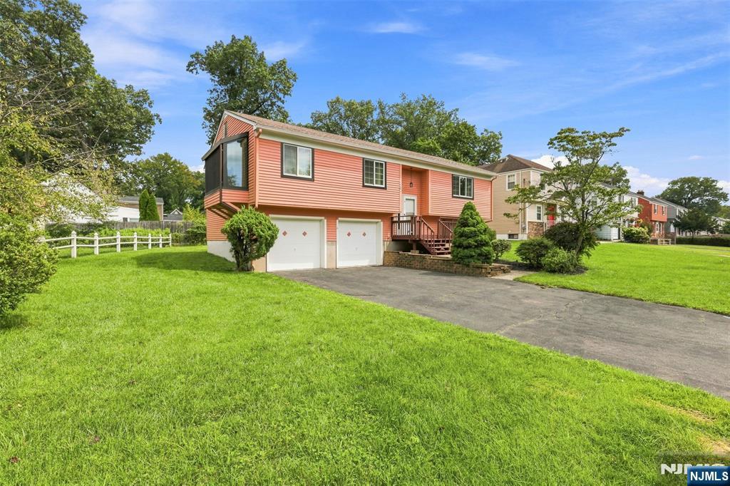 17 Lunn Avenue