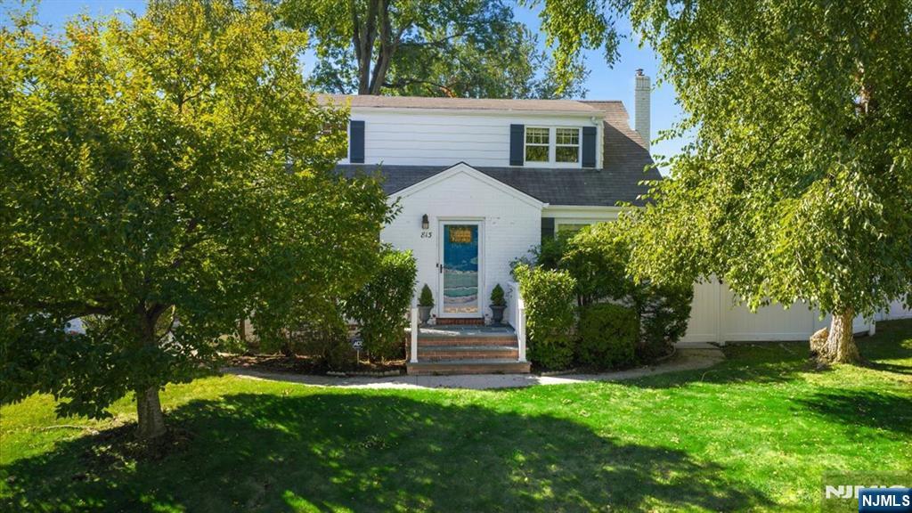 813 Ridgewood Avenue
