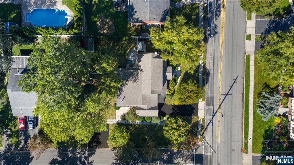 813 Ridgewood Avenue