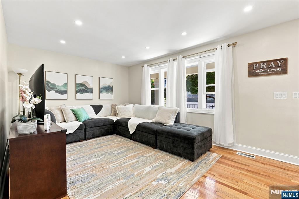 49 Falmouth Avenue