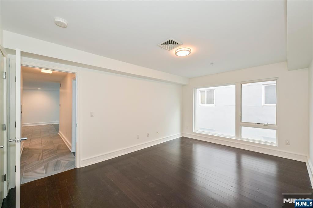 310 Cliff Lane C002D