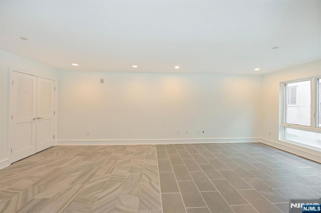 310 Cliff Lane C002D