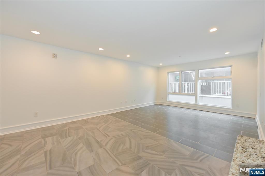 310 Cliff Lane C002D