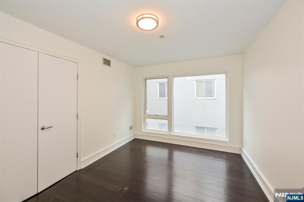 310 Cliff Lane C002D