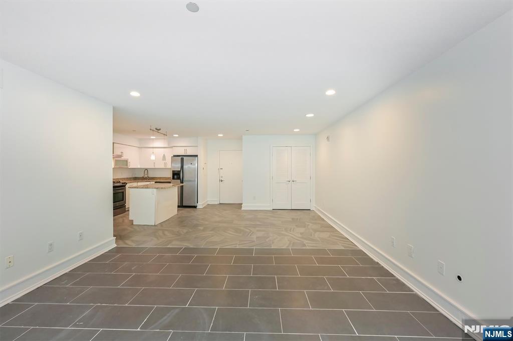 310 Cliff Lane C002D
