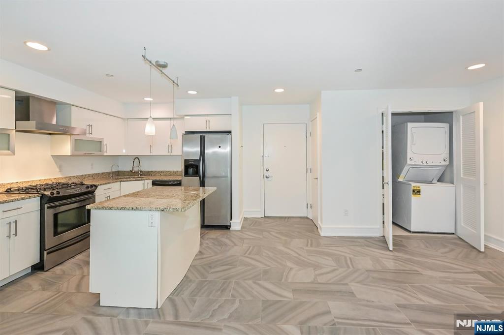 310 Cliff Lane C002D