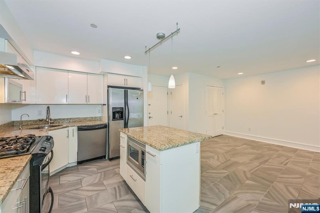 310 Cliff Lane C002D