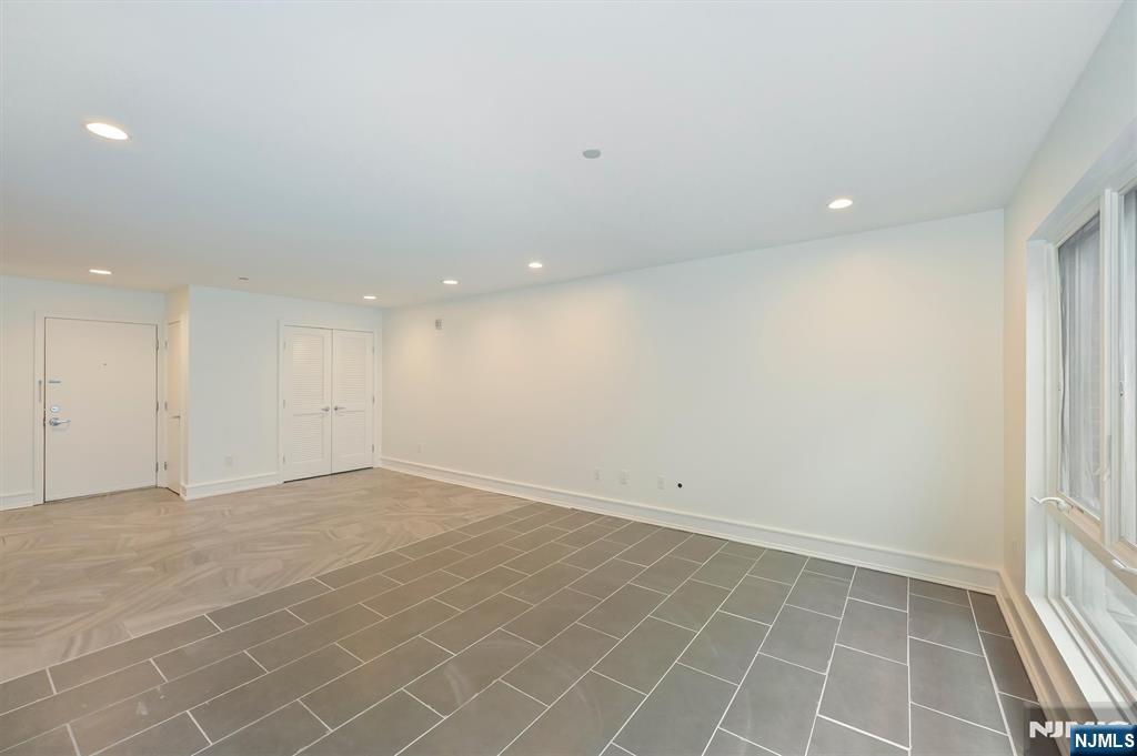 310 Cliff Lane C002D