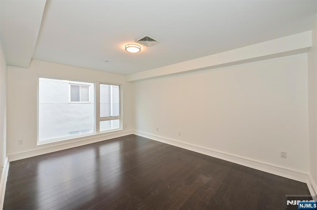 310 Cliff Lane C002D