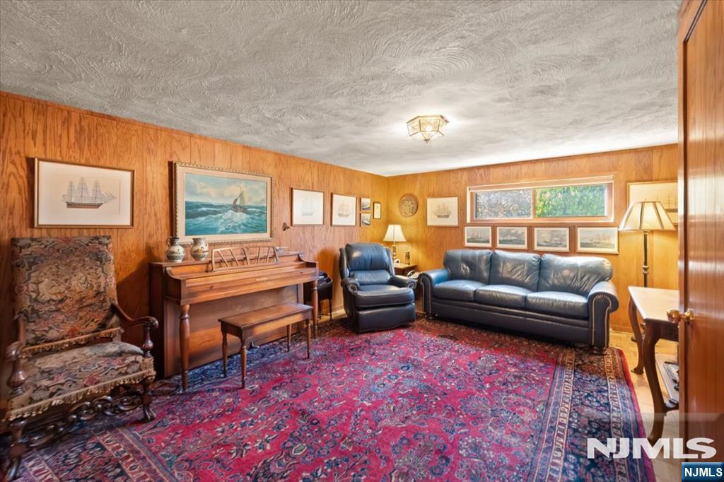 814 Schaefer Avenue