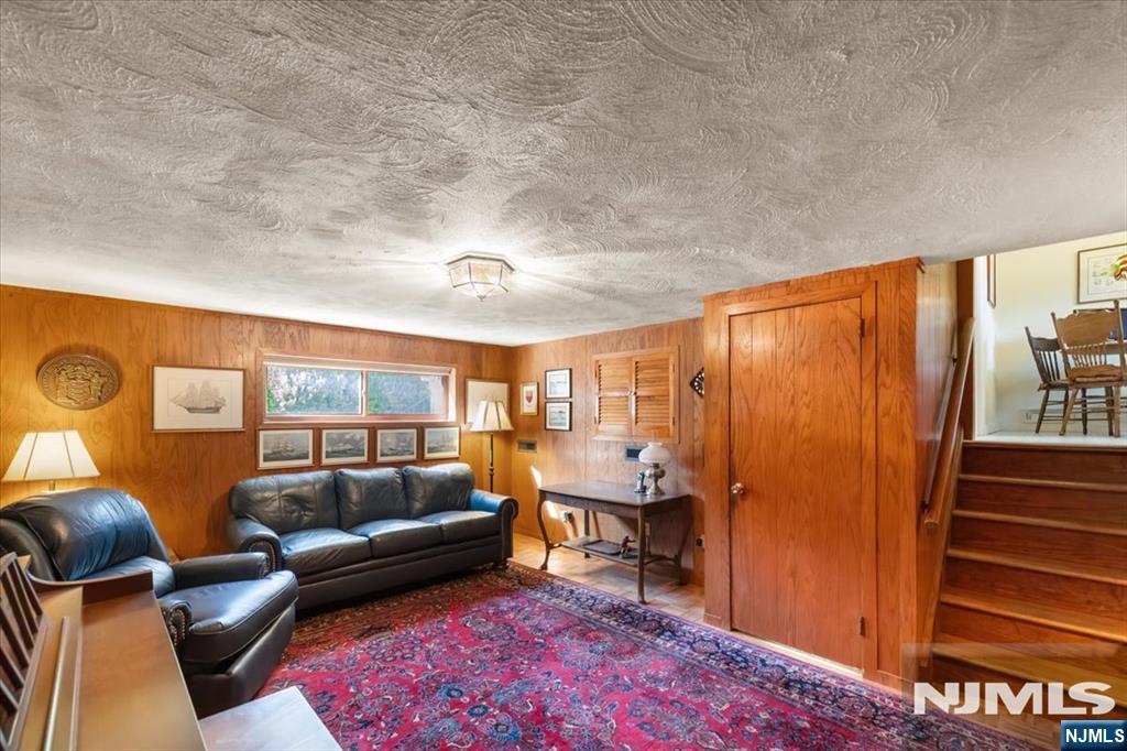 814 Schaefer Avenue