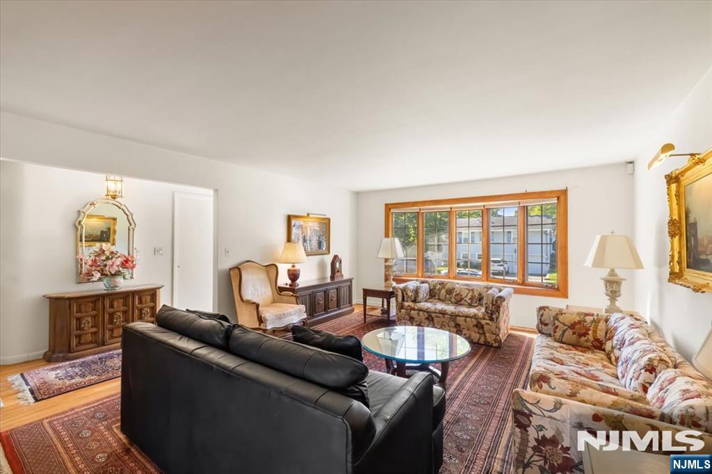 814 Schaefer Avenue
