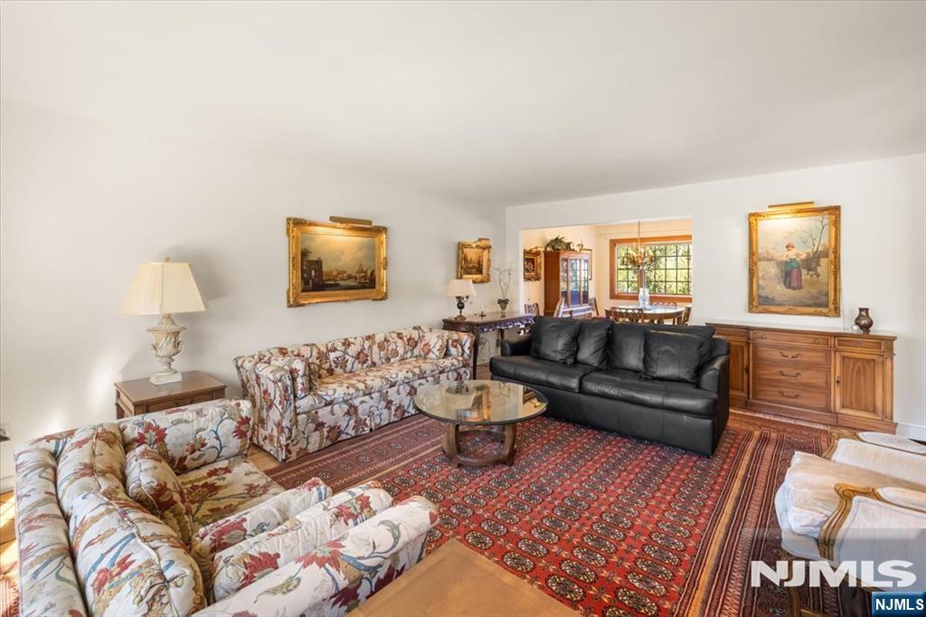 814 Schaefer Avenue