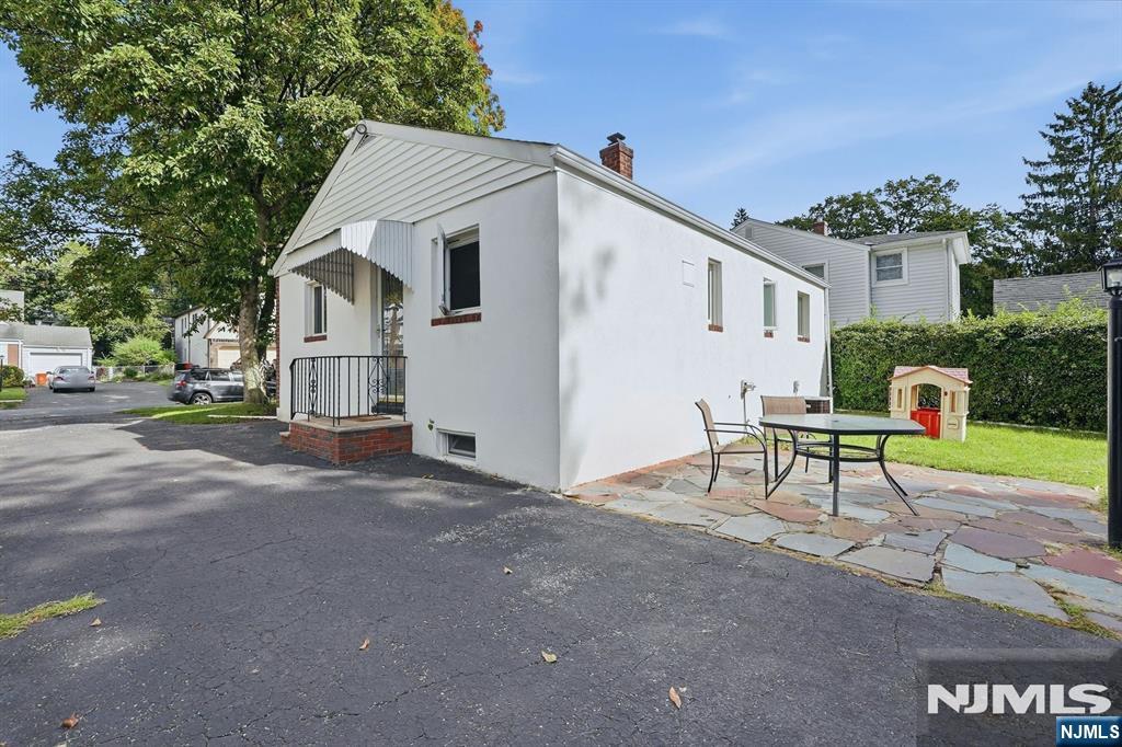 95 Maple Street