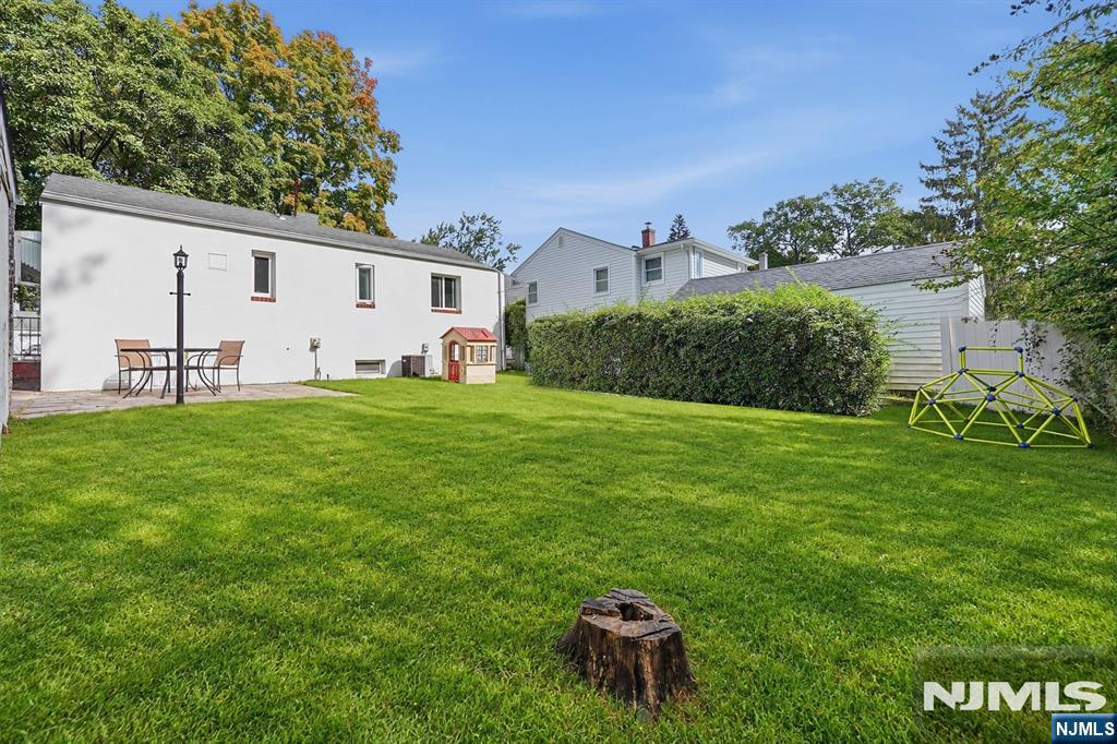 95 Maple Street