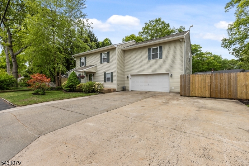 1591 W Princeton Ave
