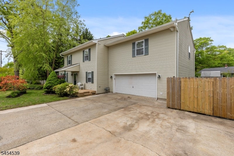 1591 W Princeton Ave