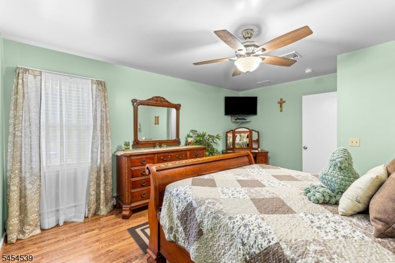 1591 W Princeton Ave