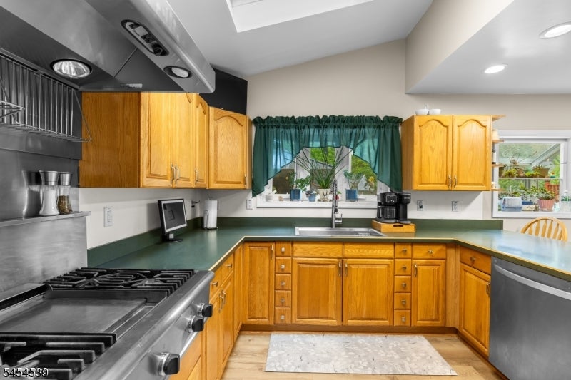 1591 W Princeton Ave