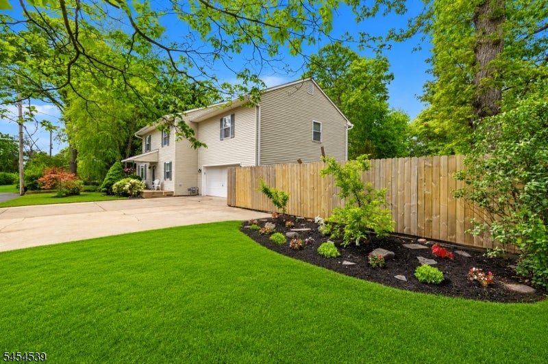 1591 W Princeton Ave