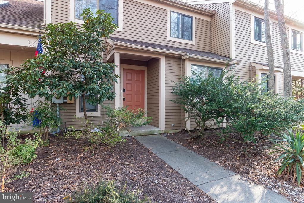 7 DORSET DRIVE