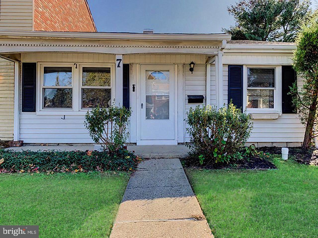 7 FARRAGUT COURT