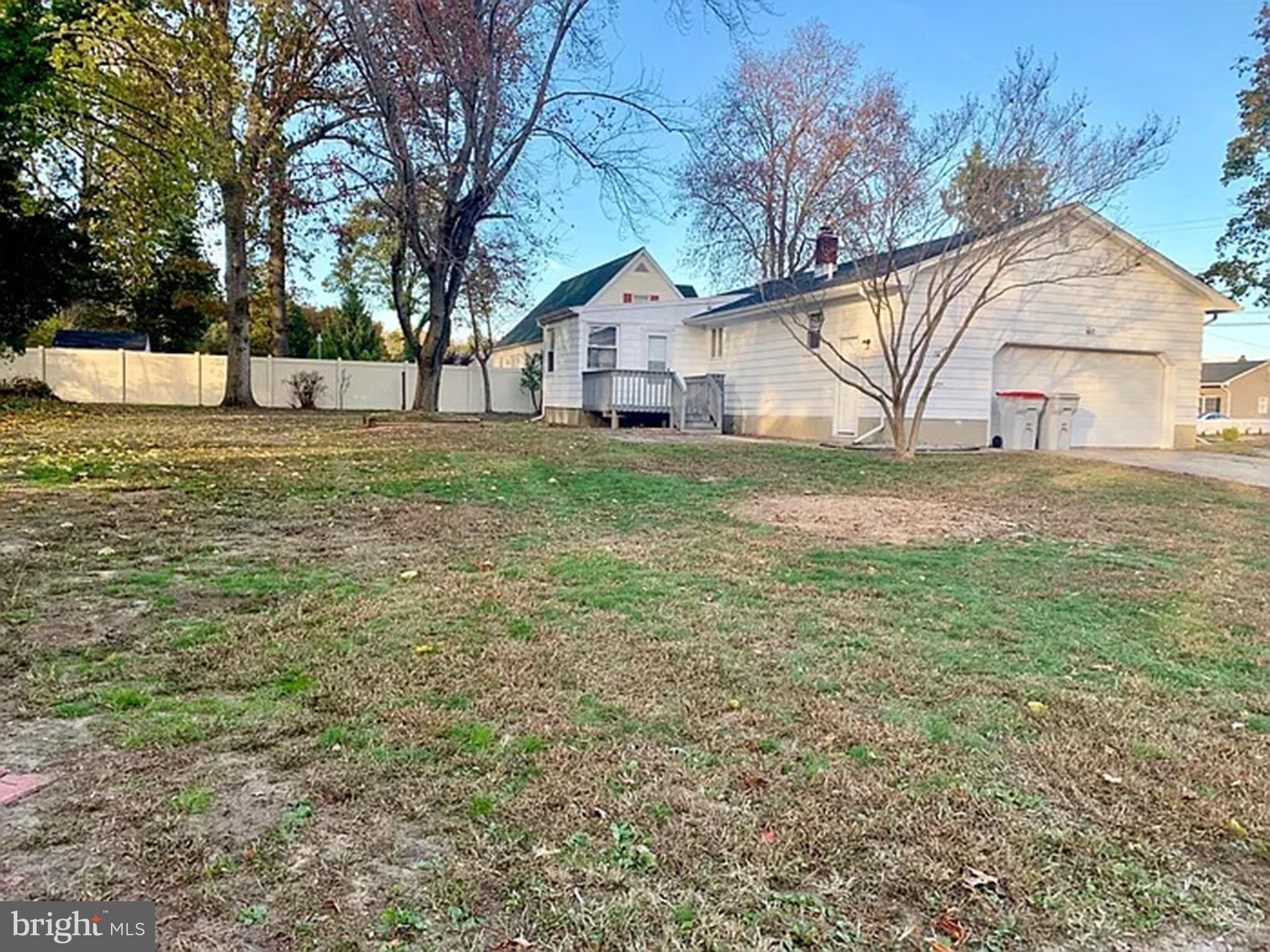 1136 RAE DRIVE