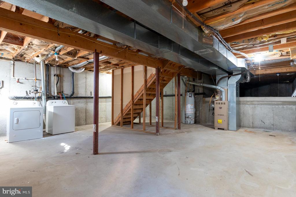 775 AMBER LANE