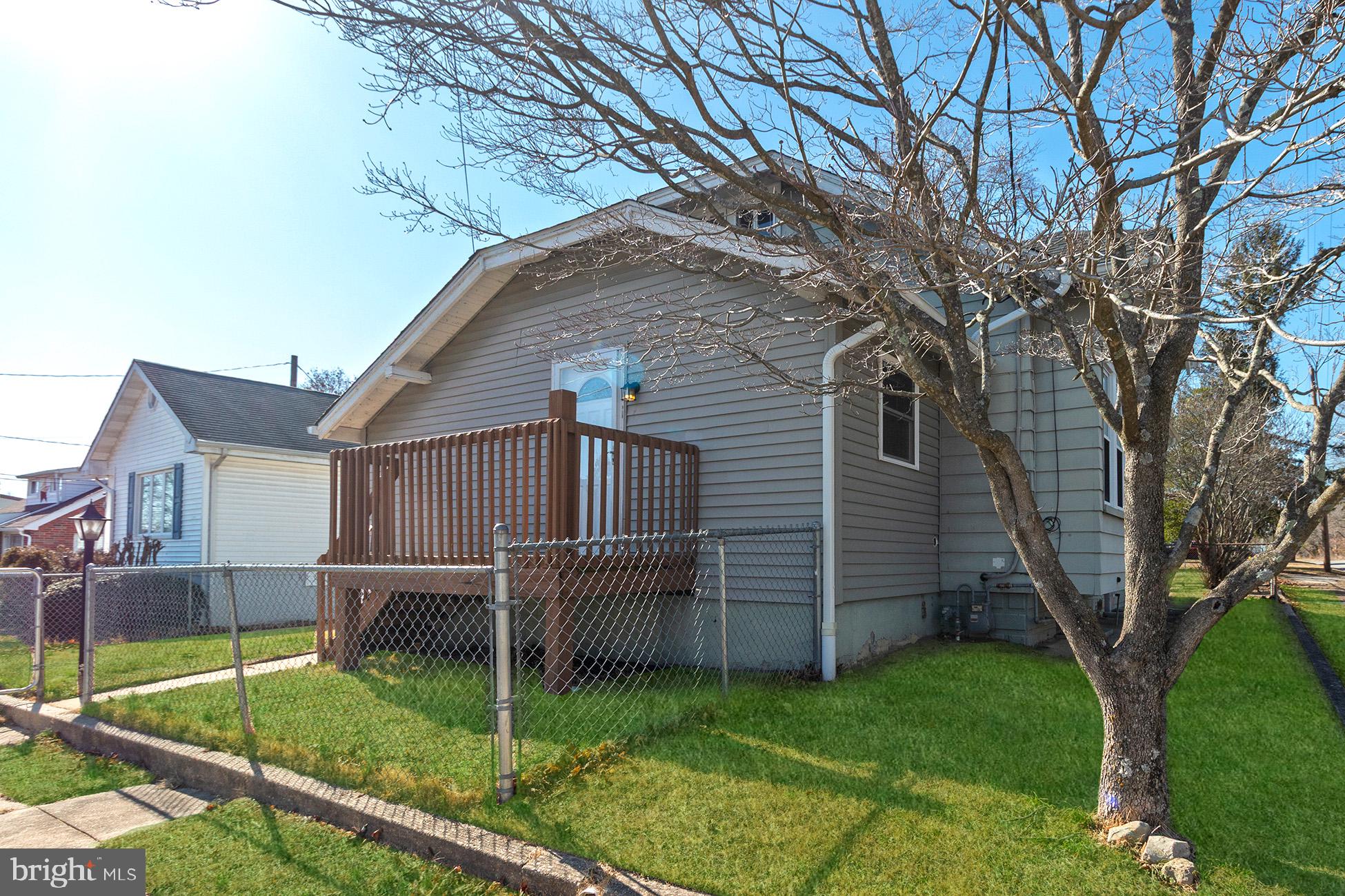 22 N LAUREL STREET