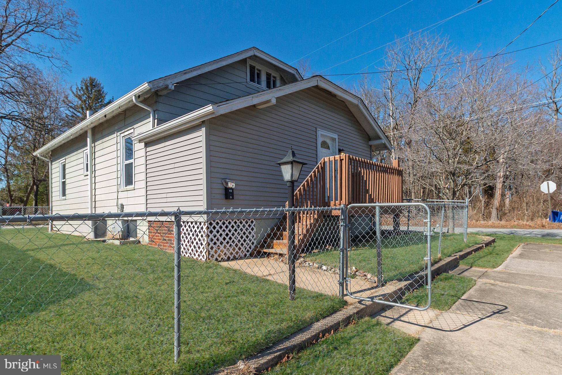 22 N LAUREL STREET