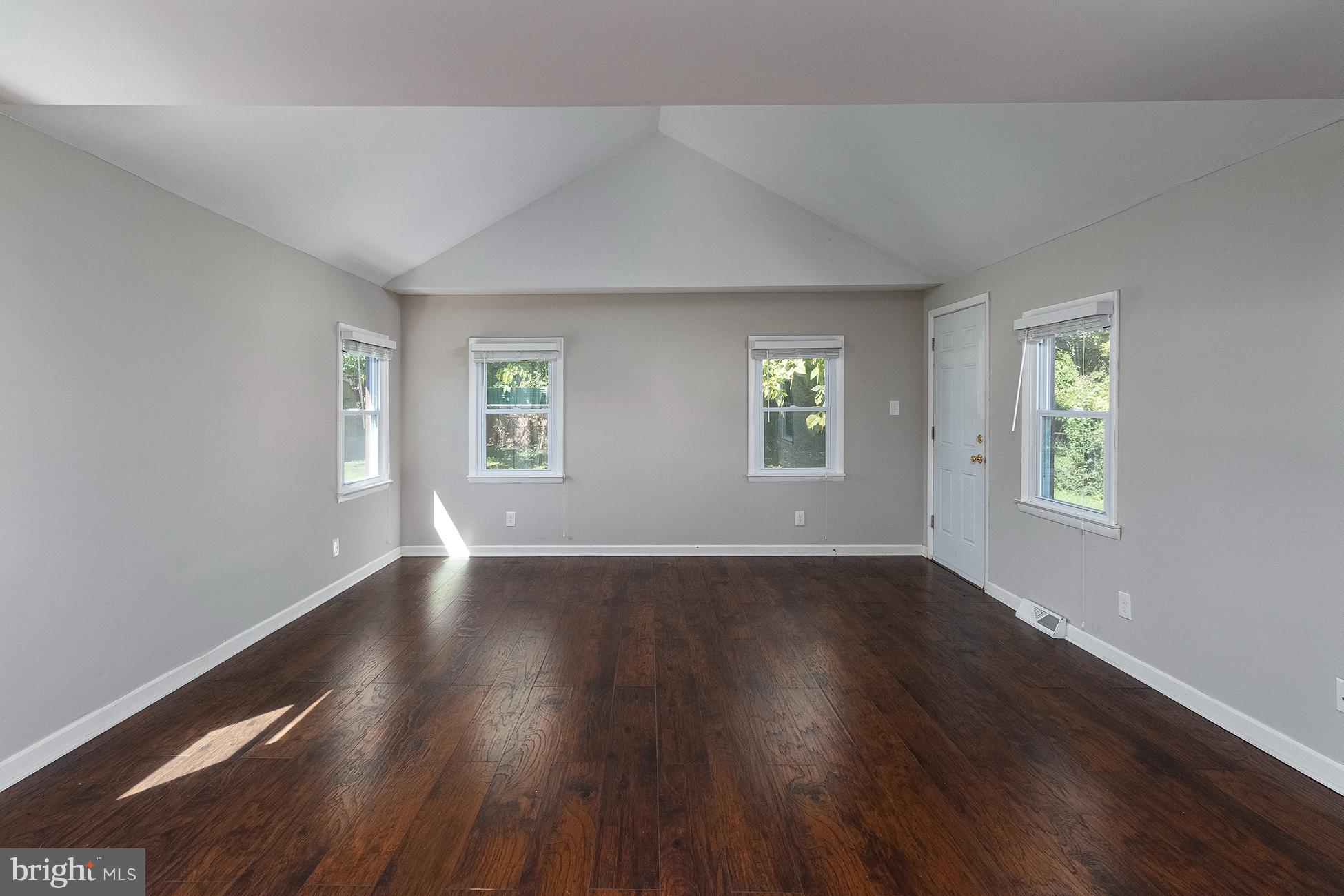 301 NORTH DRIVE