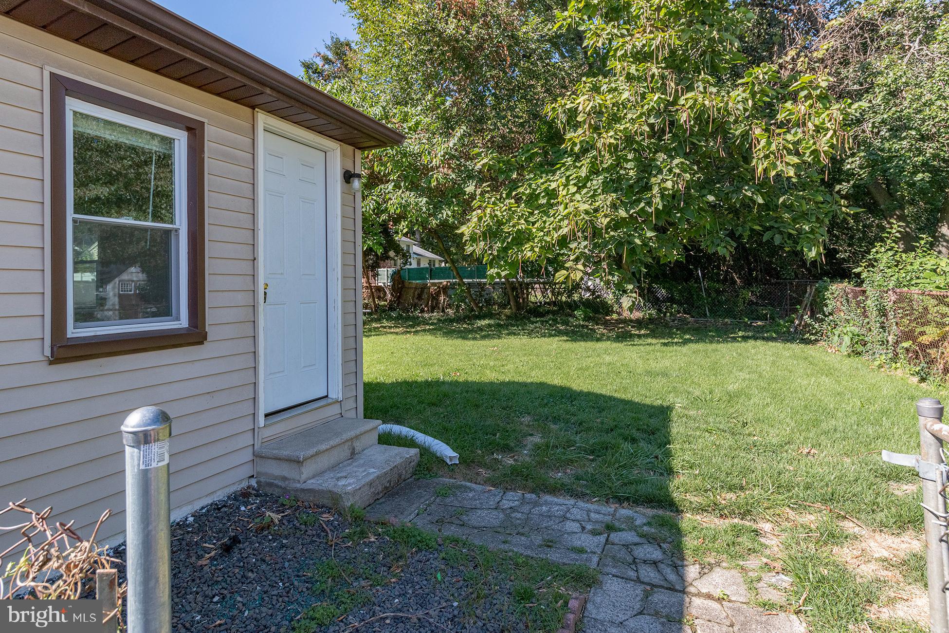 301 NORTH DRIVE