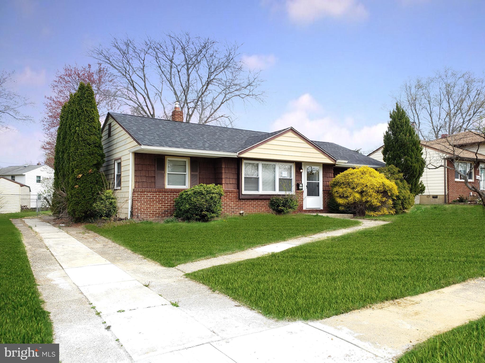 818 WILLOW WAY