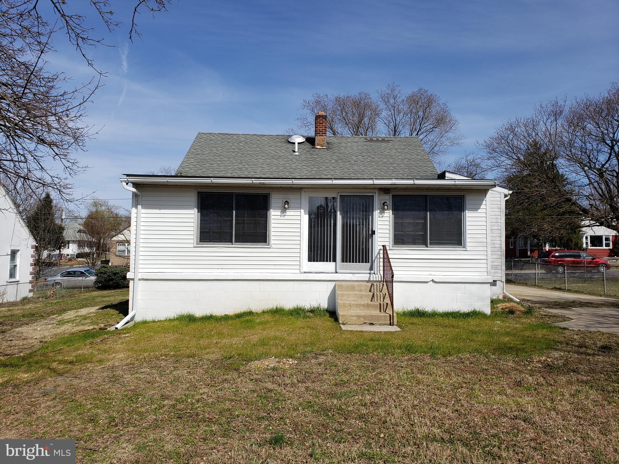 909 CENTRAL AVENUE