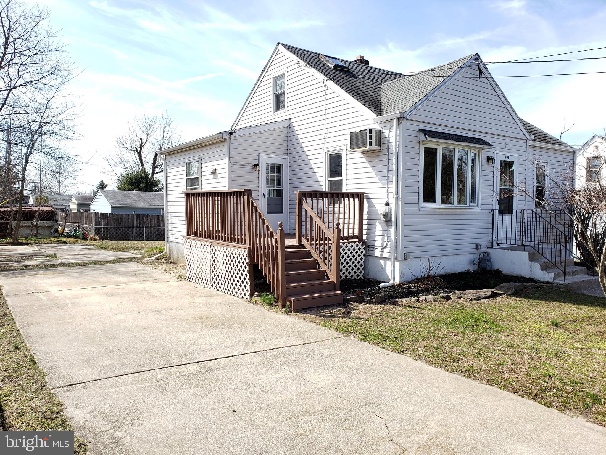 909 CENTRAL AVENUE