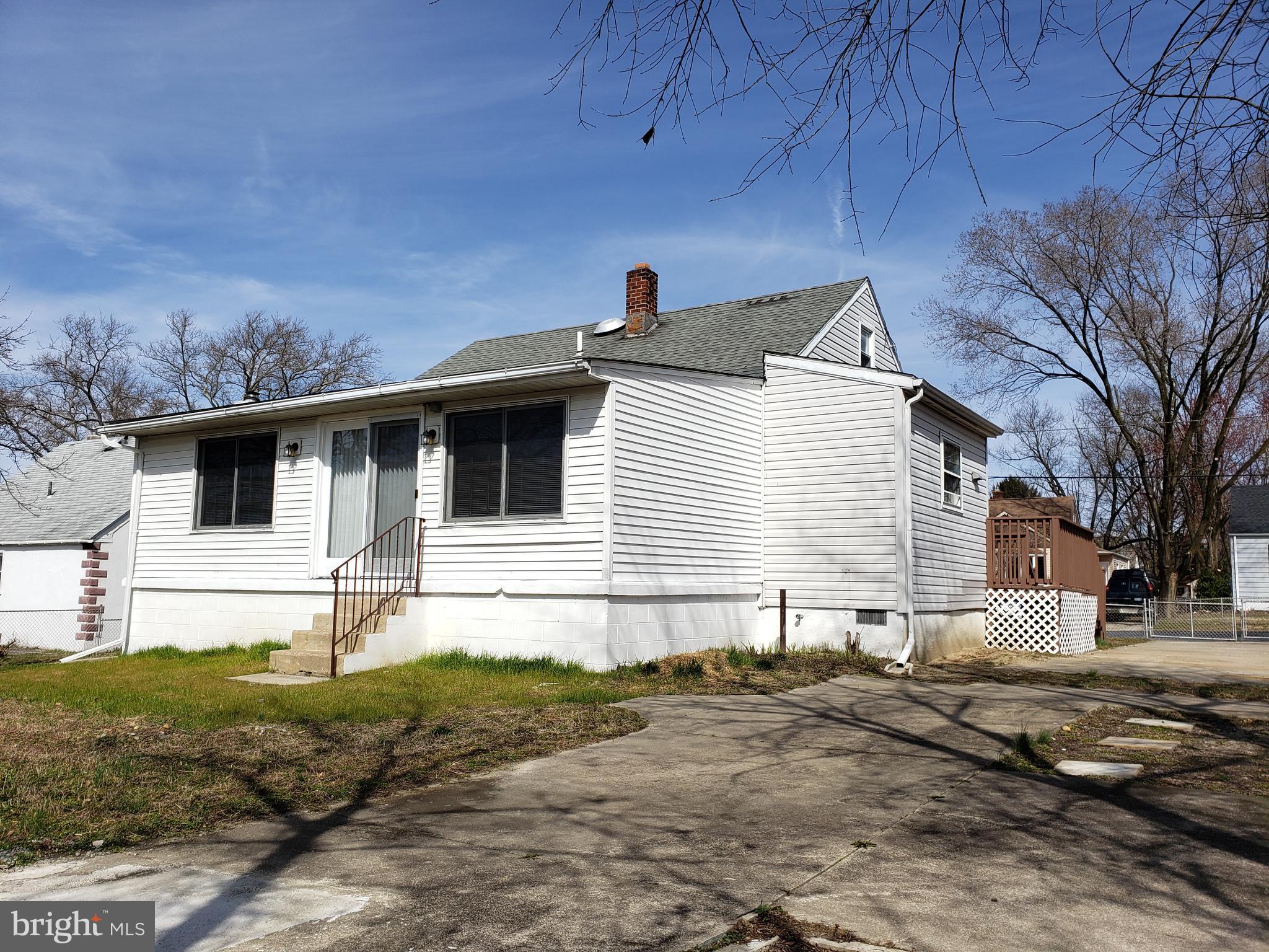 909 CENTRAL AVENUE