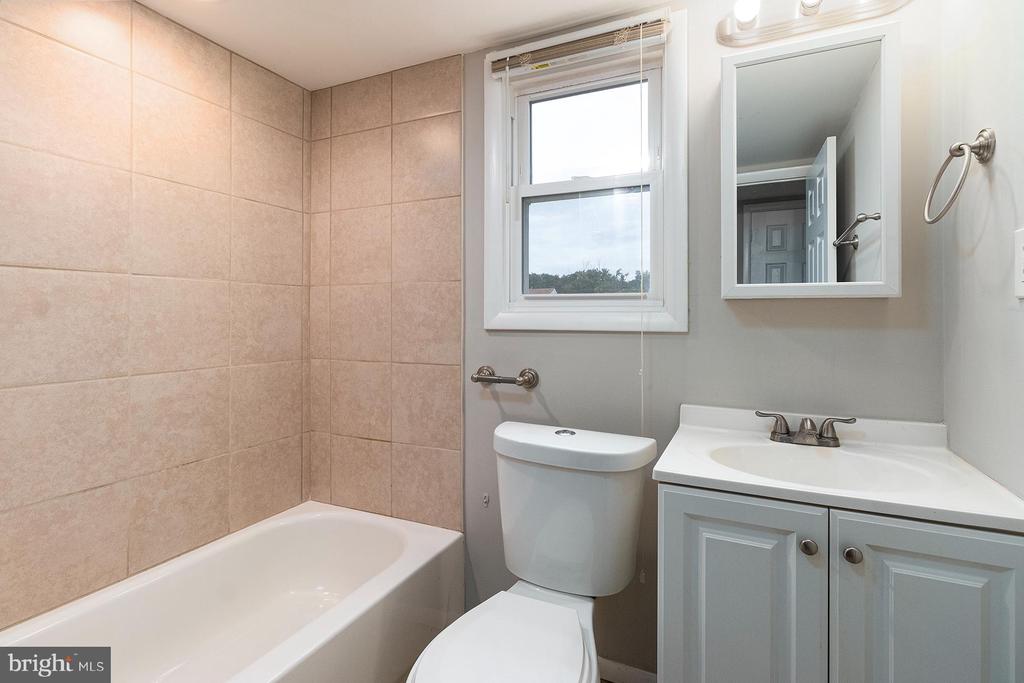 16 ARBOR MEADOW DRIVE