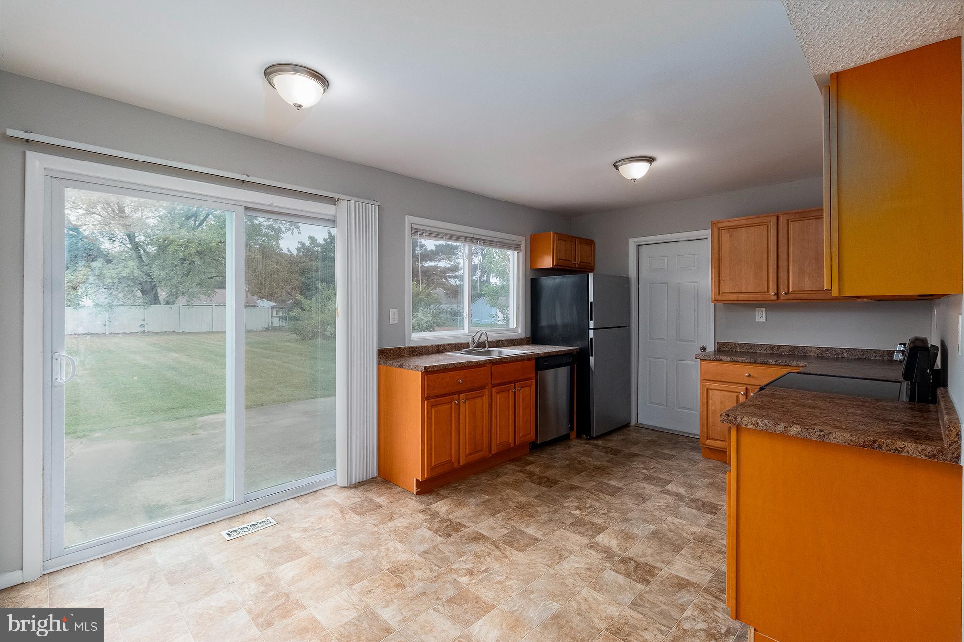 16 ARBOR MEADOW DRIVE