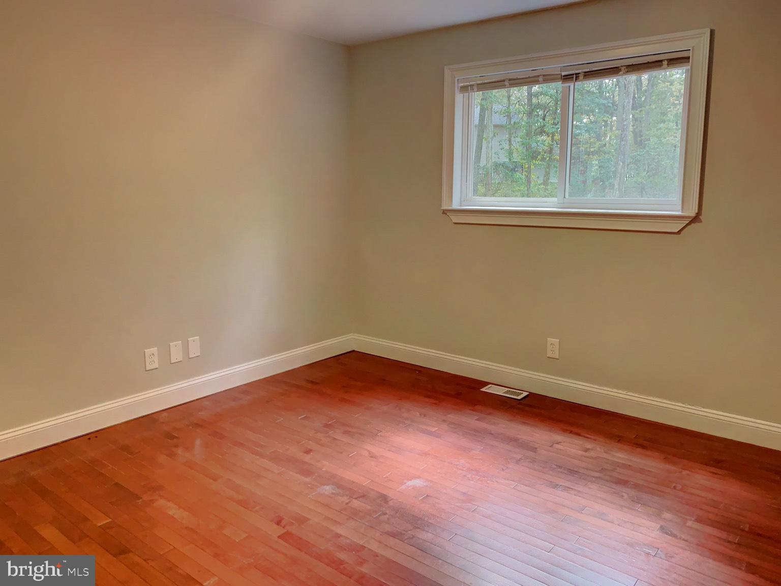 32 SUGARBUSH