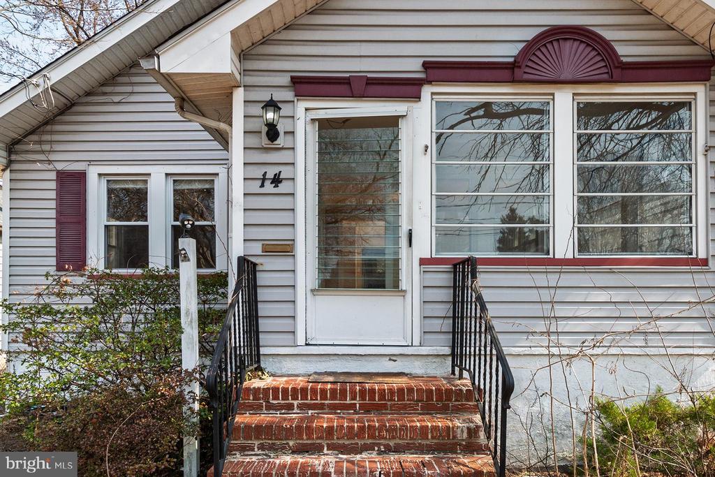 14 W COULTER AVENUE