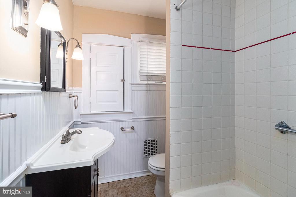 14 W COULTER AVENUE