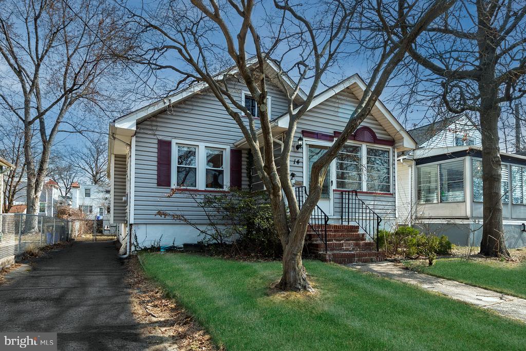 14 W COULTER AVENUE
