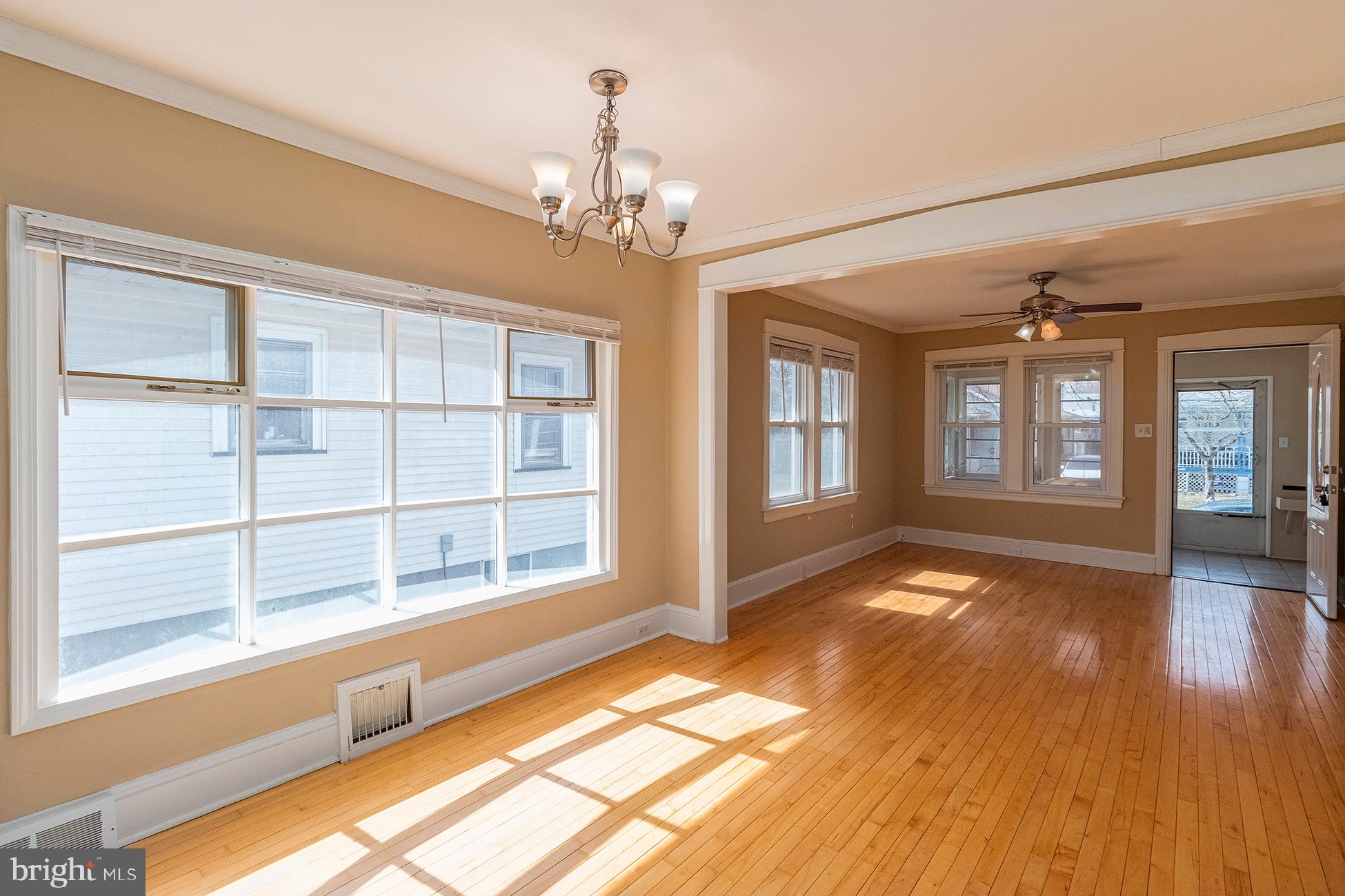 14 W COULTER AVENUE