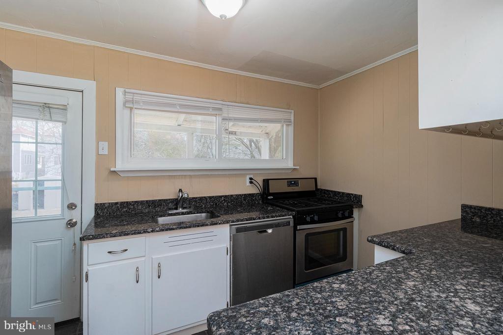 14 W COULTER AVENUE