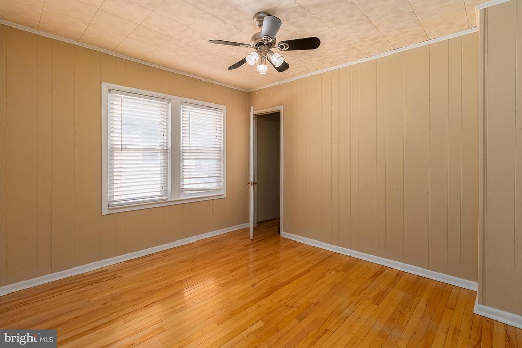 14 W COULTER AVENUE