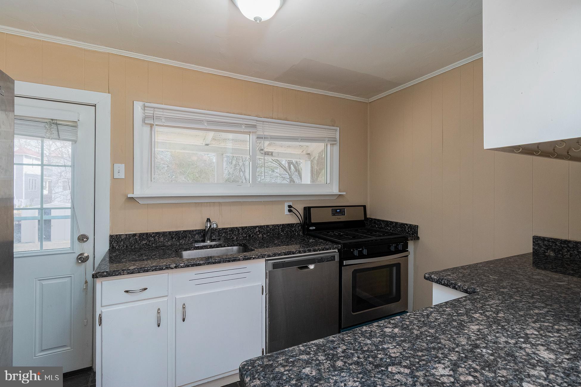 14 W COULTER AVENUE