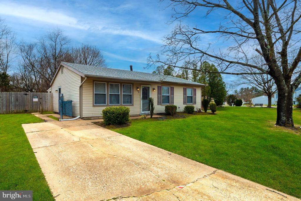 23 INDIAN HILL LANE
