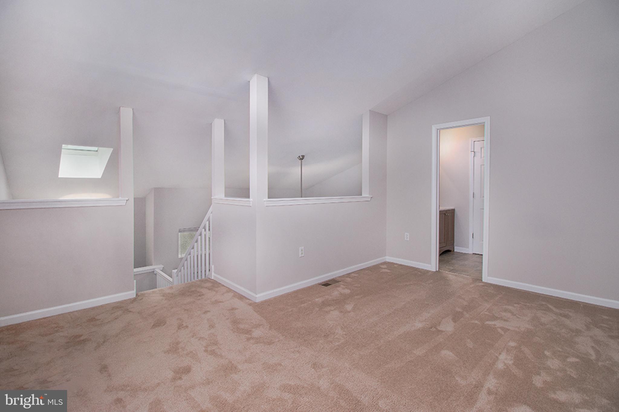 1811 ROBERTS WAY